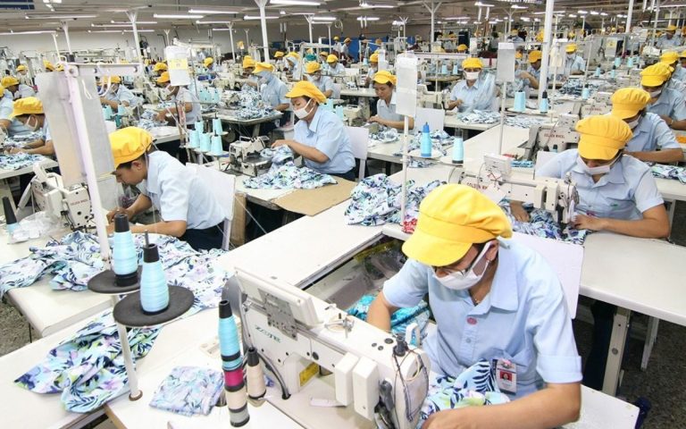 kimzolciakwedding.com