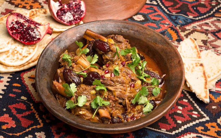 kimzolciakwedding.com