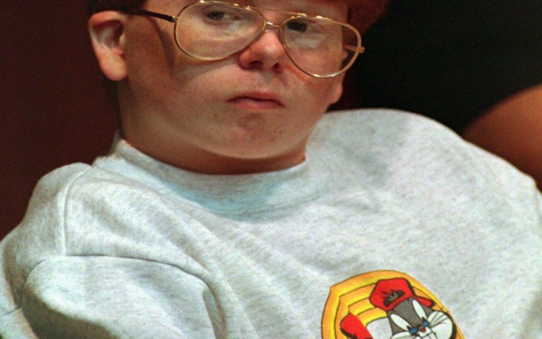 kimzolciakwedding.com