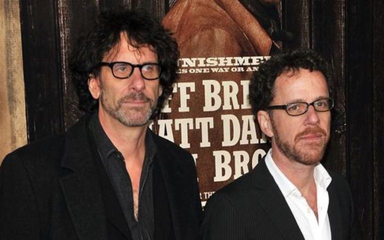 kimzolciakwedding.com