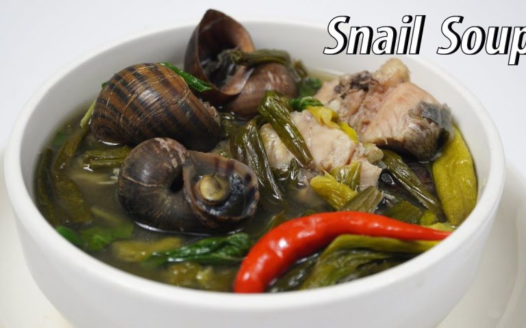 kimzolciakwedding.com