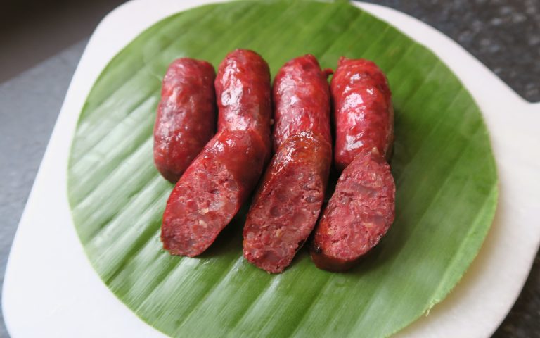 kimzolciakwedding.com